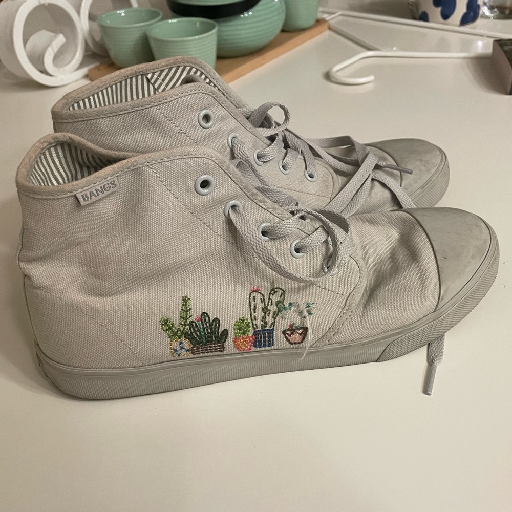 Bangs Shoes - London fog succulent high top W 9.5, M 8
